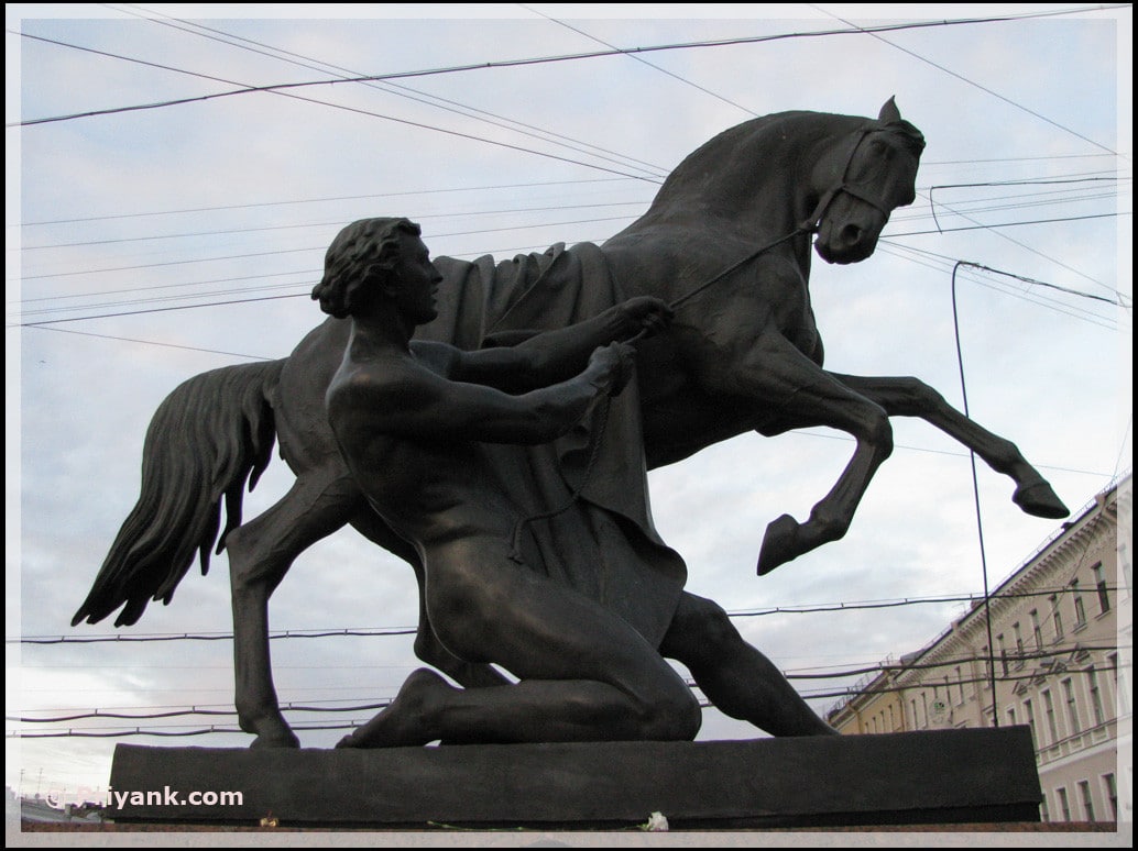 priyank statue of a horse tamer on the anichkov bridge