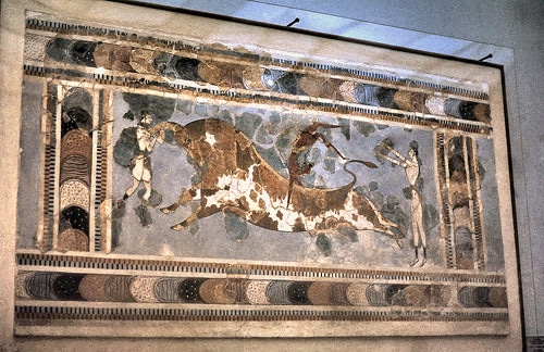 bull leapers minoan museum